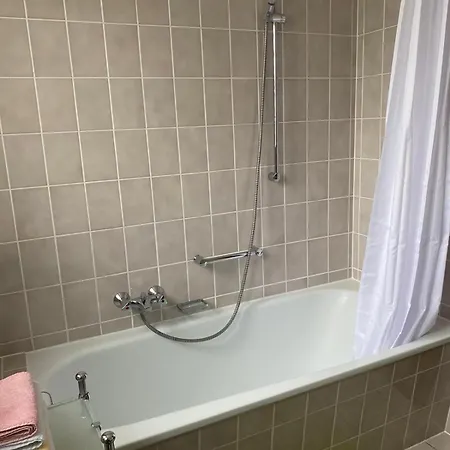 2 Am Petersberg * Neef